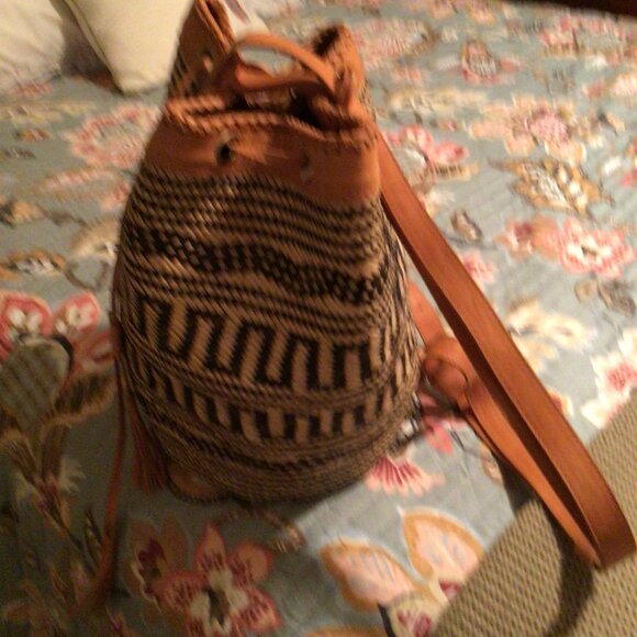The Winding Road Borneo Collection Large Rattan Sling Bag - Picture 3 of 7